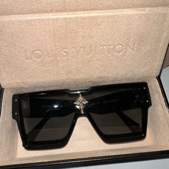 Louis Vuitton cyclone sunglasses - Picture 5 of 8